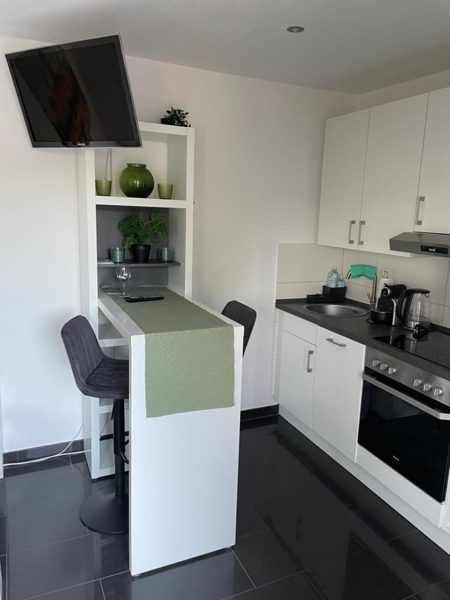 Ferienwohnung Mit Fussbodenheizung Nahe Messe, Gratis Parkplatz Und Abstellplatz E - Bike Hannover Bagian luar foto